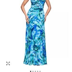 Aqua Blue Sleeveless Sweetheart Gown